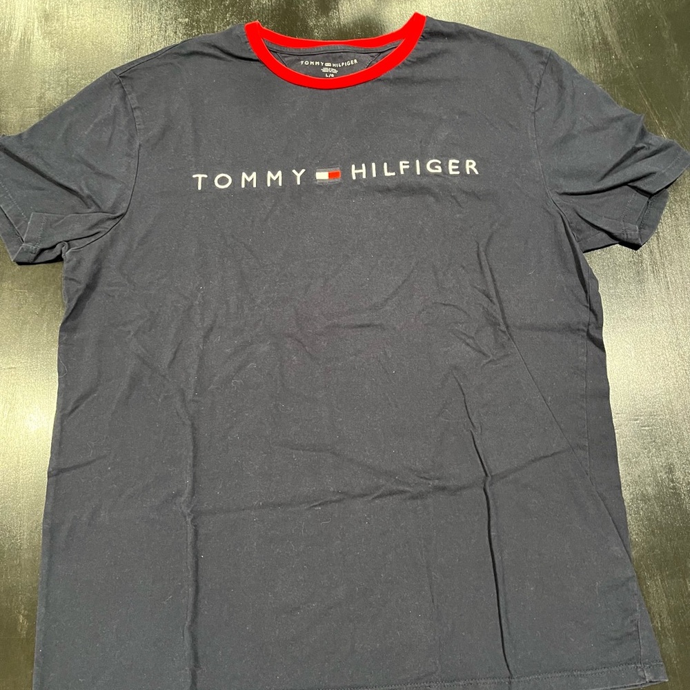 RETRO 90s Tommy Hilfiger Navy Blue T-Shirt